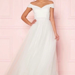 Bröllopsklänning st 34 -  Helt ny! Nypris 3500kr