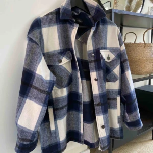  - Populär jacka från zara!  Tvättas givetvis innan jag postar! 