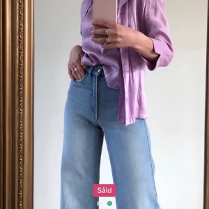 Jeans från na-kd - Otroligt snygga jeans (från nakd) köpta här på plick men som tyvärr var för små för mig ): 400kr (frakt ingår i priset) (bilderna är lånade av förra ägarens)