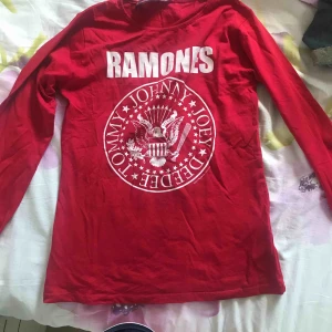  - Långärmad tröja från zara, bra skick