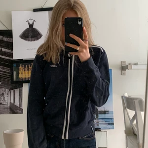 SJUKT COOL REEBOK HOODIE 🤩🤩 - Hur cool??