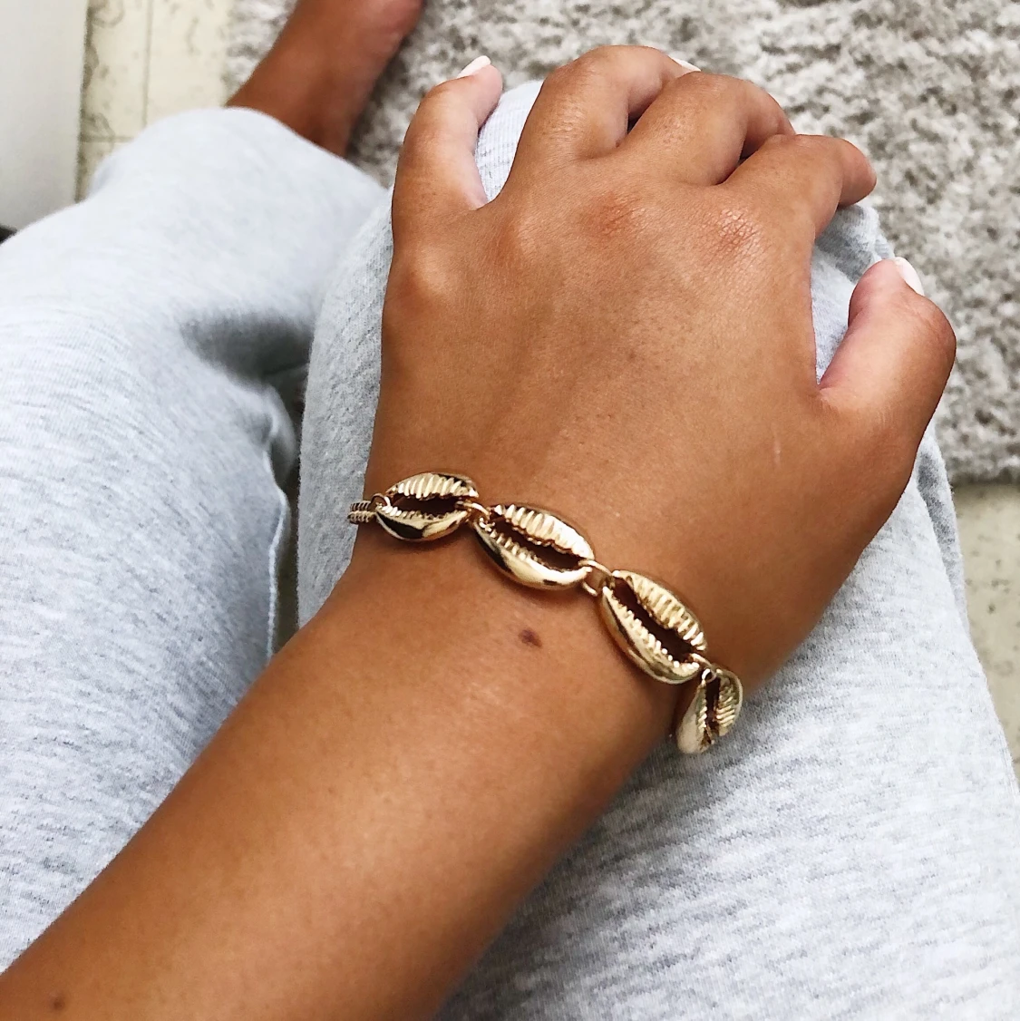 Fint snäckarmband i guld💛