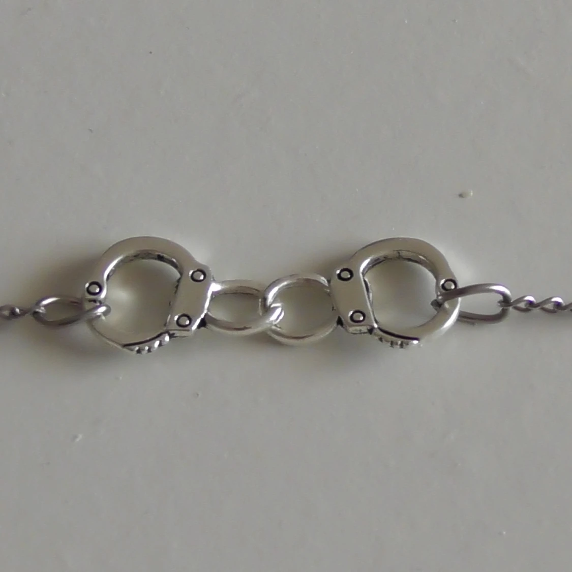 Halsband med handbojor🧚‍♀️ - 90