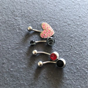 Oanvända navelsmycken - 20kr styck eller alla 50kr 