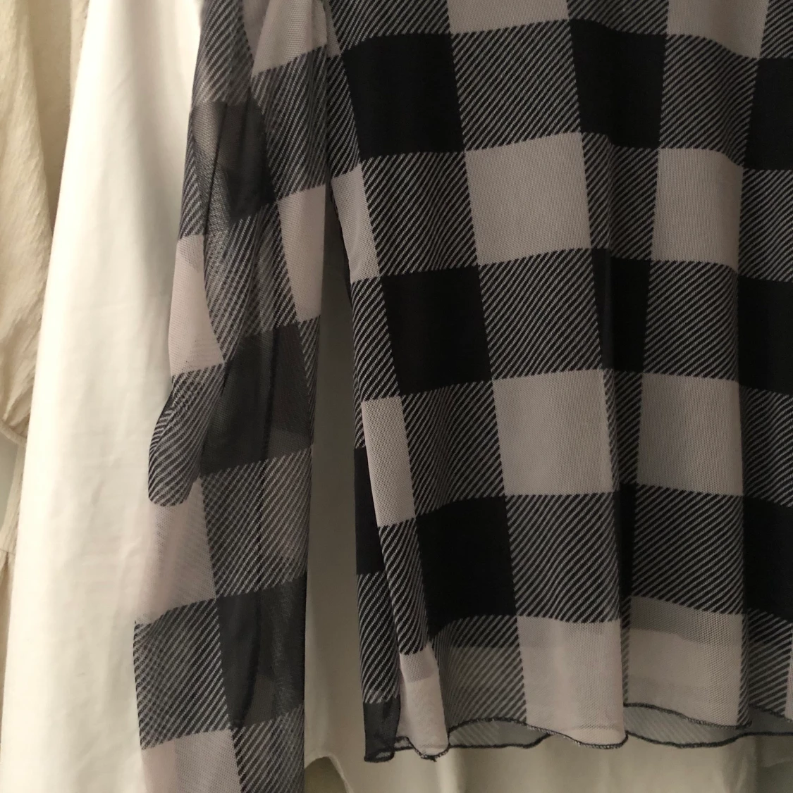 Beige/svart rutig långärmad - 90