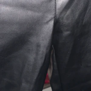 Skinnbyxor  - Skinnbyxor som har dragkedja där nere så man kan dra upp så blir det som slits där nere ❤️ink frakt 