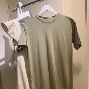 T-Shirt Dress - T-Shirt Klänning i doft grönt, oversized