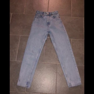 Zara jeans storlek xs  - Som nya, frakt ingår 