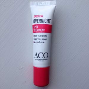 Spot treatment från ACO att ha på finnar över natten. Säljer pga passade inte min hud. Använd kanske 4 gånger, självklart tvättad och spritad! 🎉