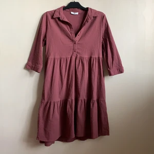 Tunika från Vera Moda - Bekväm snygg tunika från Vera Moda som är lite stretchig. 