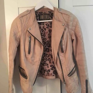  - Äkta Jofama skinnjacka i gott skick! Inköpt för 3200 så det är ett KAP ;)