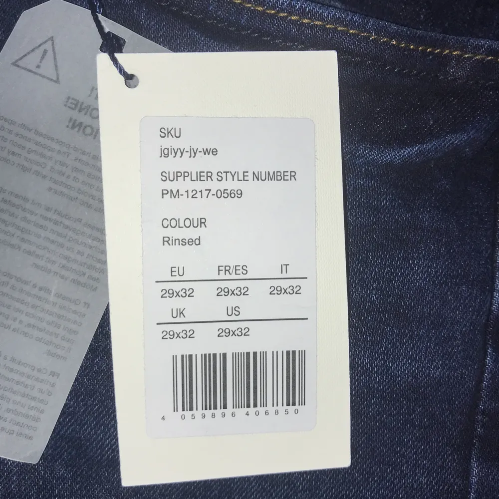 Ett par helt oanvända Pier One jeans Slim tapered fit. Jeans & Byxor.