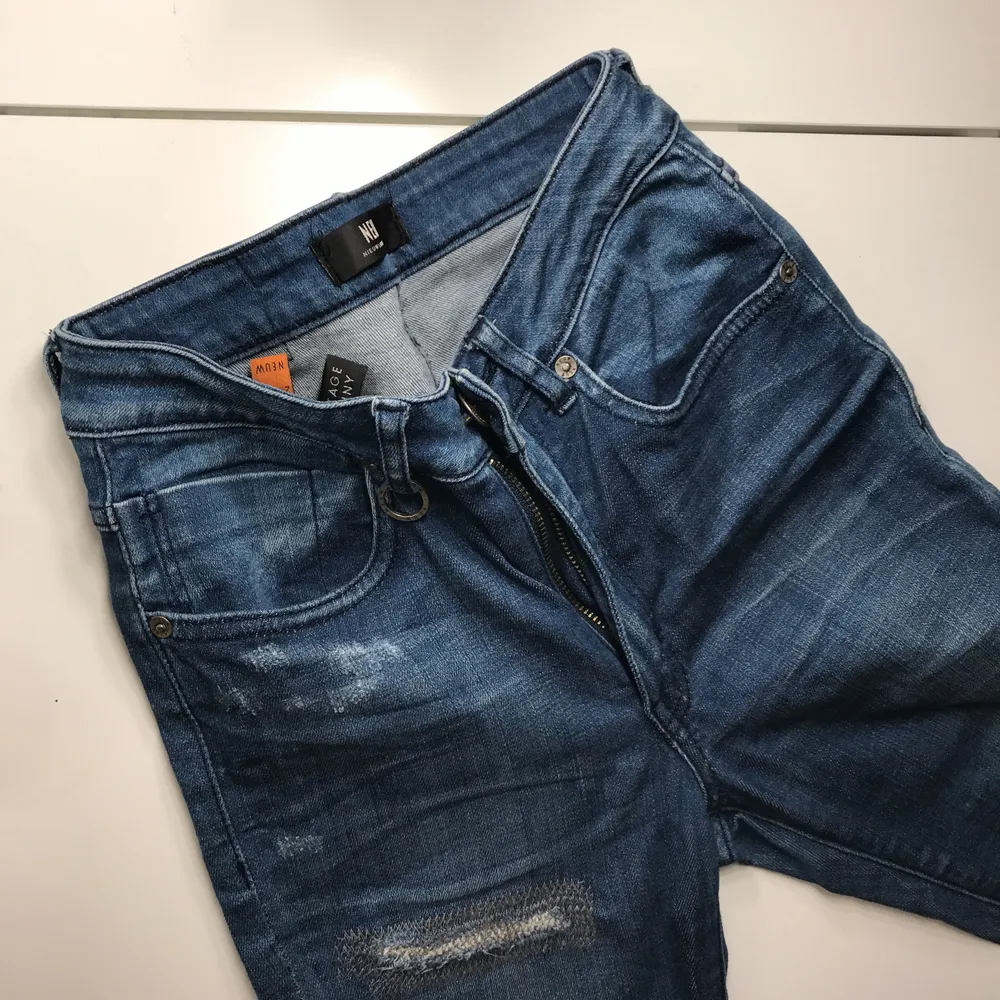 Nya jeans från Neuw i fint skick med slitningar. Använda fåtalgånger. Högmidjade och stretchiga. 1100kr nypris ♥️. Jeans & Byxor.