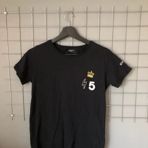  - Två T-shirts från Sisters point. Säljer dom 2 för 100kr❤️❤️