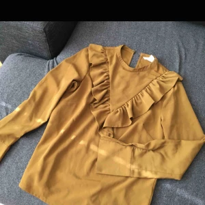  - Jättefin tröja som passar fint till hösten 🍂 frakt ingår 🍁