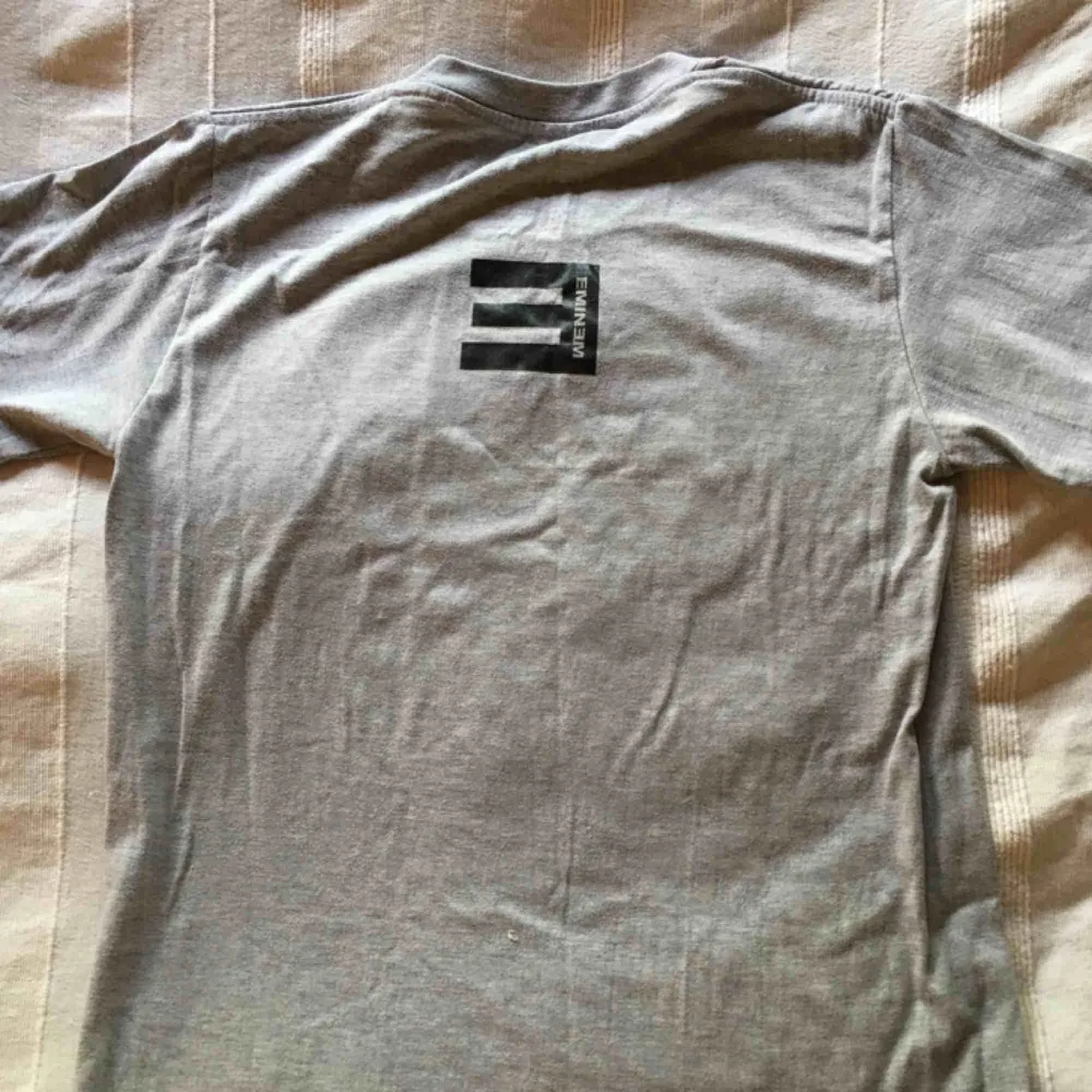 Eminem tröja! Köpt för längesedan men bra skick. T-shirts.