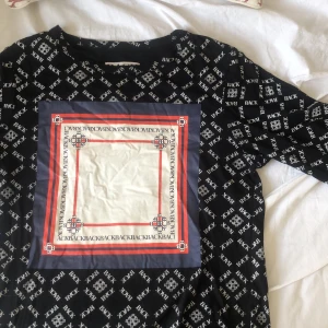 Back tröja - Snygg t-shorts från back