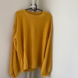 Mysig tröja - Mysig tröja från Kappahl storlek SMALL. Kan mötas upp i Halmstad eller skickas mot att köparen står för  fraktkostnad.