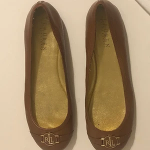 Ralph lauren ballerina - Aldrig använda 💕 super sköna, nypris: 1000kr frakt tillkommer 💓 storlek 40