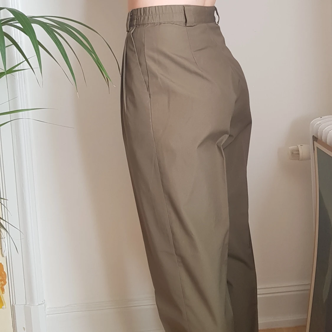 Khakigröna kostymbyxor, stl 36. - 90