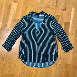 H&M blouse size 32 (fits 36) - Great condition 