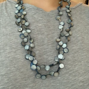 Accessoar - Stenig halsband i retro modell är tyvärr inte till användning länge. Bra skick pluss frakt skriv om ni är intresserade 