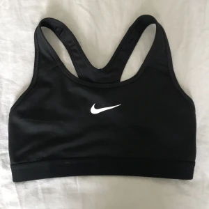 Nike sport-bh  - Oanvänd sport-bh från Nike, storlek S 🌟