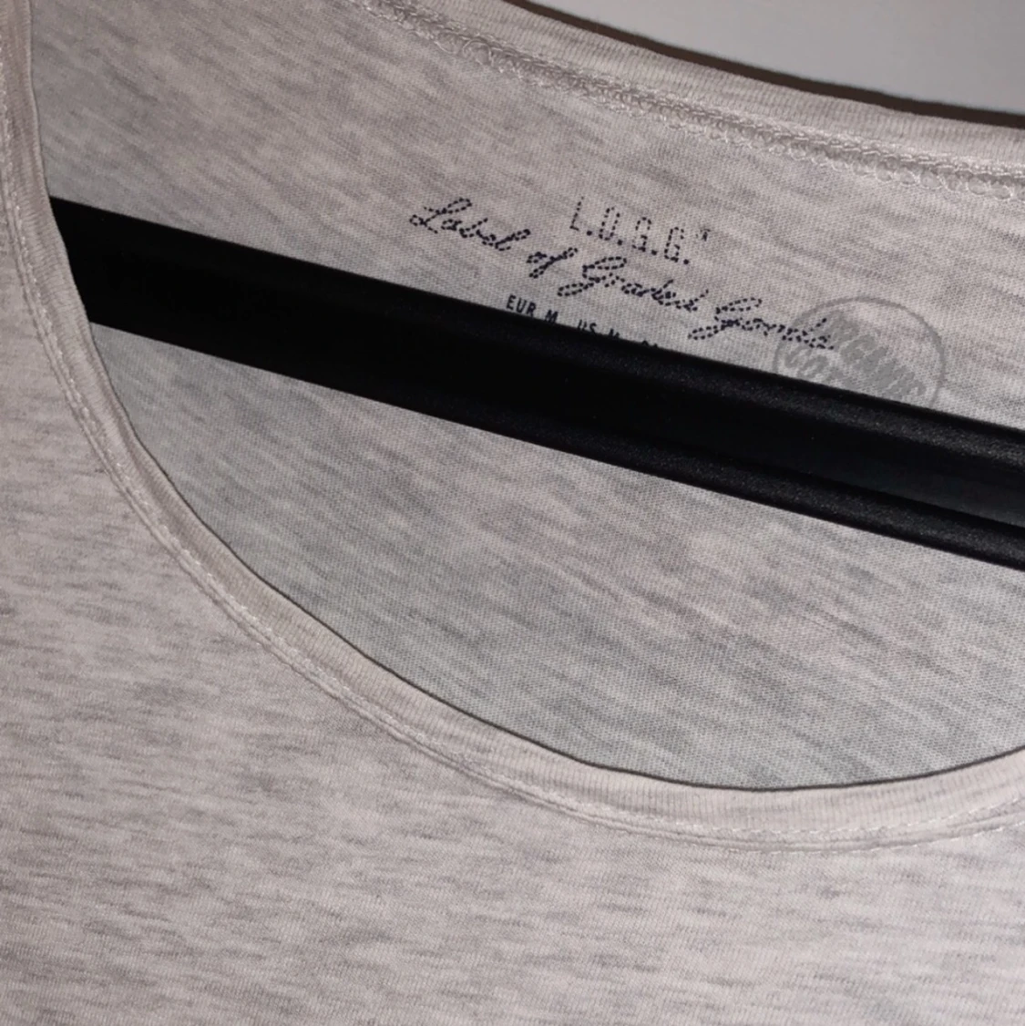 Grå T-shirt - 91