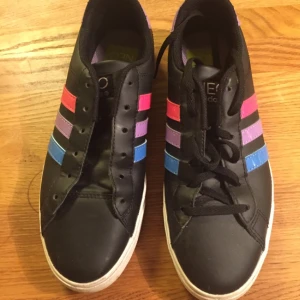  - Adidas Snickers i bra skick!