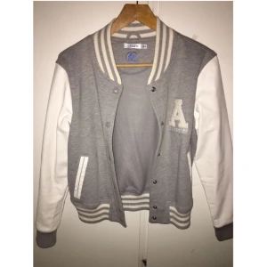  - Äkta Adidas den är helt ny 