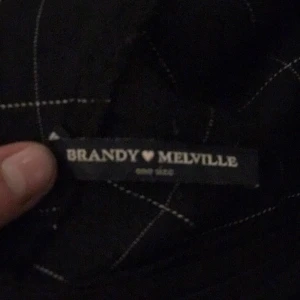  - Supersnygg rutig kjol från Brandy Melville, köpt våren 2016. Det är one size som mestadels av Brandy's kläder men jag skulle säga att den passar XS/S