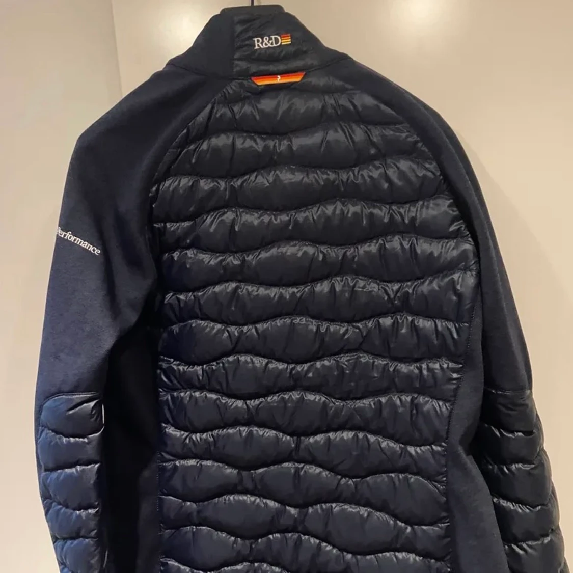 Peak performance jacka storlek S mörkblå - 90