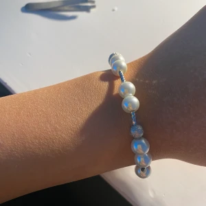 Handgjort armband  - Oanvänt och handgjort armband !! Kontakta för fler bilder och/eller frågor)) köp gärna!