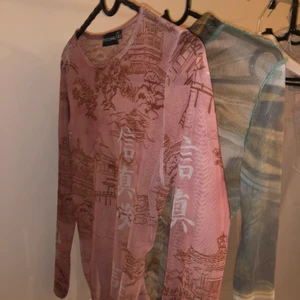 Mesh toppar - Säljer två stycken Bodies i mesh tyg. Endast använda 1 gång för att ta bild! Går att köpa separat men säljer som paketpris för 300!💓