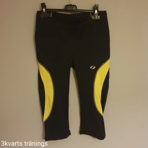 Tränings tights  - 3 kvarts byxor från stadium