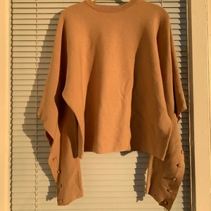 Wera tjocktröja  - Fantastiskt fin tjocktröja från märket Wera säljes. Fint skick, inga skavanker eller liknande. Strl: S 
