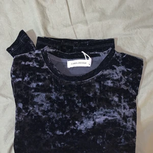 Klänning sammet - Svart klänning i sammet från Carin Wester. Aldrig använd, lapparna kvar. 