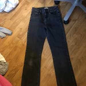 Jeans - Ett par fina jeans ifrån Gina aldrig använda pga passar ej mig