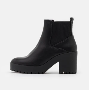 Chunky boots - Boots i nyskick aldrig använda!! storlek 37