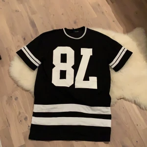 Jersey Tröja från H&M - Oanvänd. God skick i strl S. 