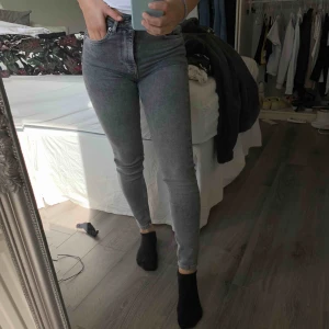  - Nya från Gina, 250kr