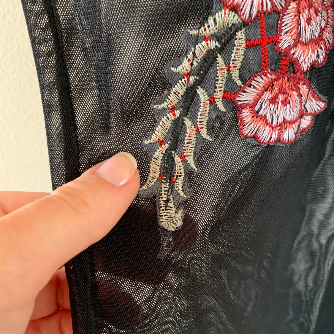 Blommig body i mesh - 90