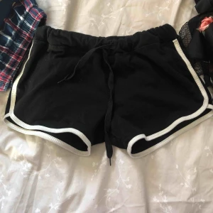 Shorts  - Mjukis shorts som jag inte använder längre, felfri✨ 