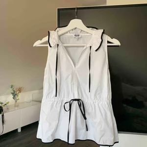  - Blus från Bubbleroom x Lovisa barkman. 