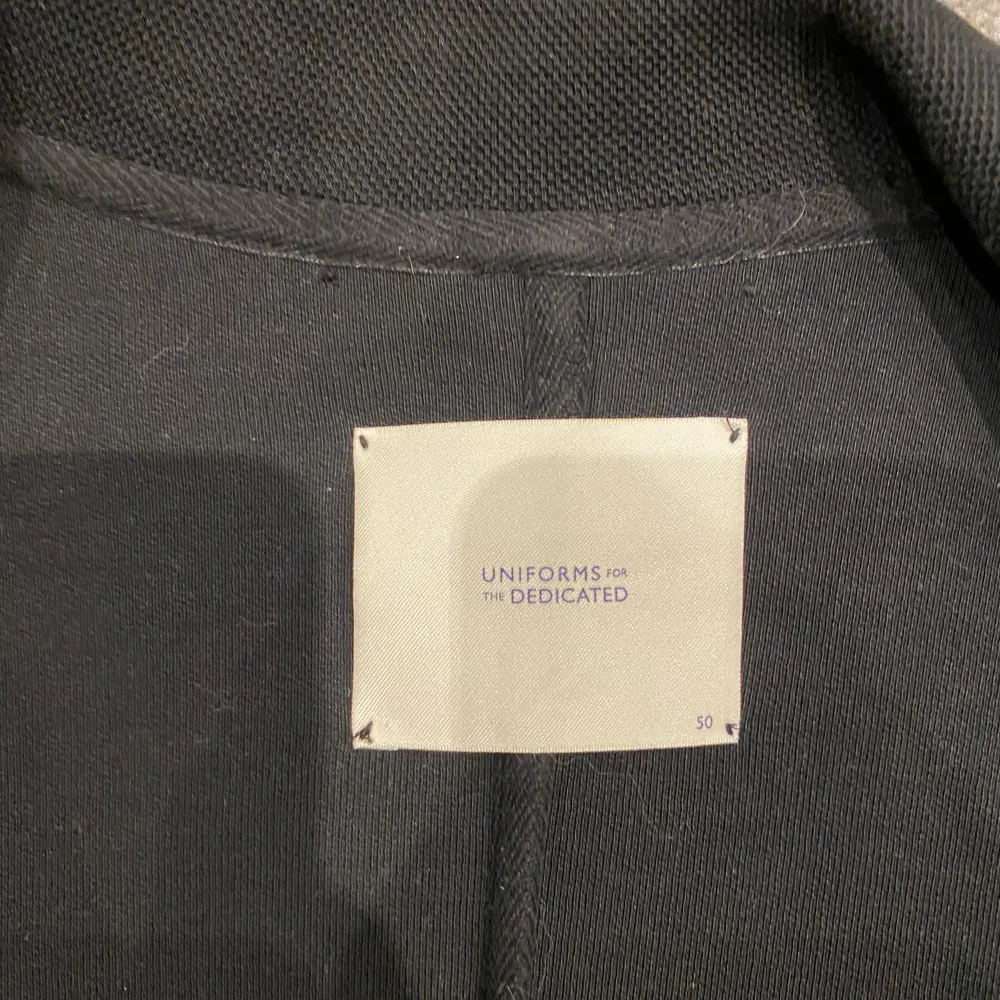 Tyg jacka/overshirt från ”Uniforms for the dedicated”. Nypris: 1500kr. Takit.