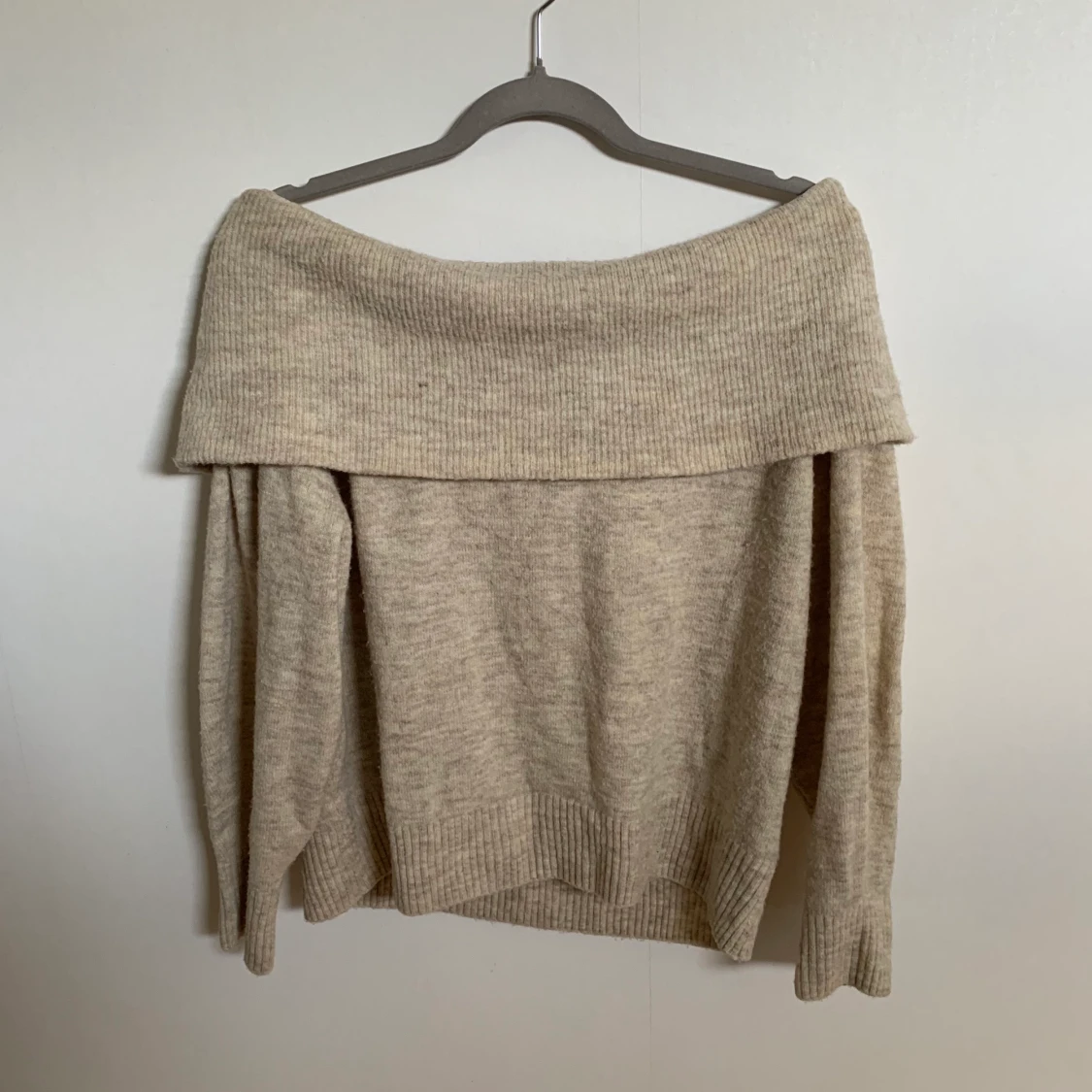 Stickad offshoulder storlek s
