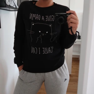 HOODIE - Mysig Hoodie från Cubus. Köparen står för frakt, finns i Örebro. Storlek S 