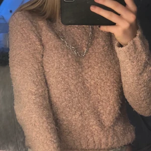 super mysig baby rosa tjocktröja - Superfin & gosig baby rosa tjocktröja 🦋🦋 Kolla biograf för frakt m.m, andra frågor - skriv ett dm så är jag snabb på att svara ☺️☺️