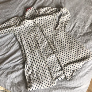 Skjorta/tunika - 100% Bomulls skjorta. Några knappar saknas.