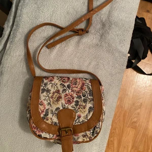 Supersöt väska - Säljer denna söta väska, frakt: 66kr💞💞💞